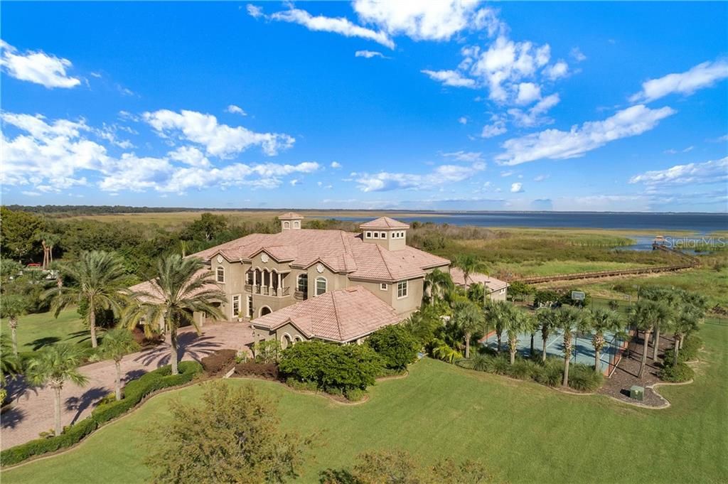 Recently Sold: $1,900,000 (6 beds, 7 baths, 9328 Square Feet)