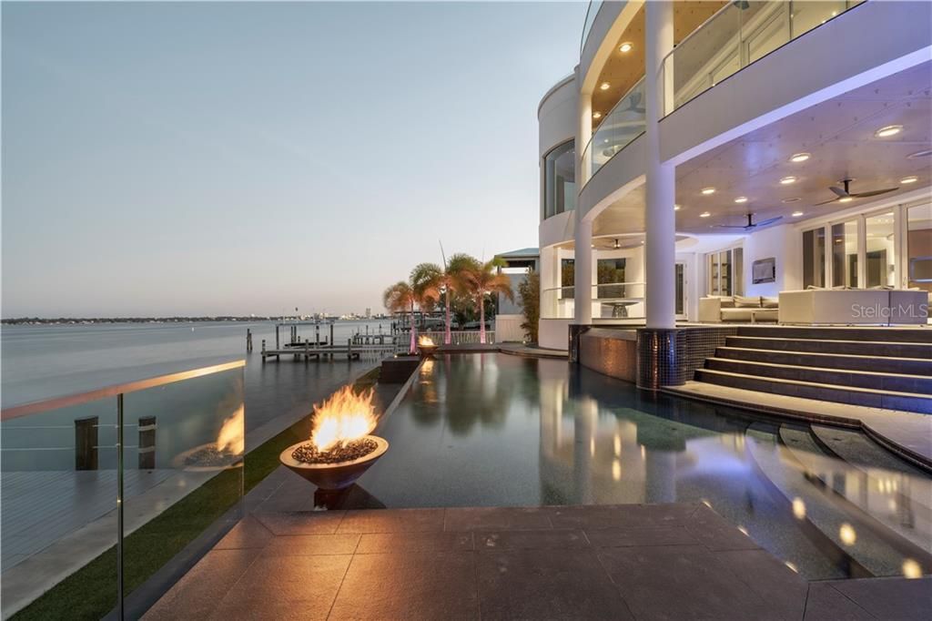 Recently Sold: $7,500,000 (5 beds, 5 baths, 8548 Square Feet)