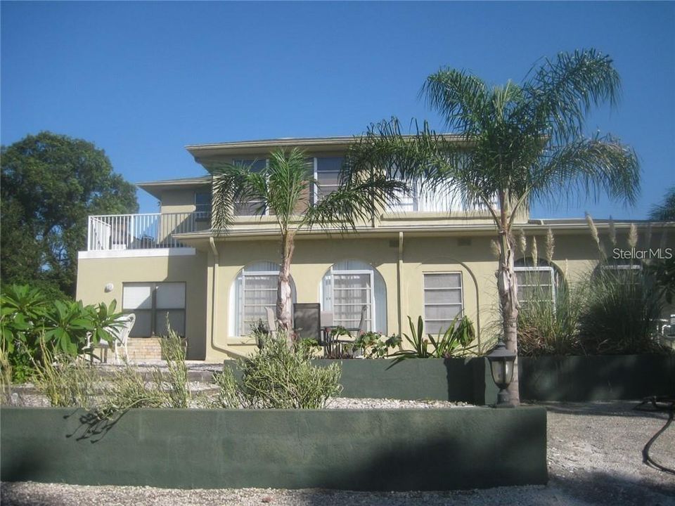 Recently Rented: $1,050 (2 beds, 2 baths, 1150 Square Feet)