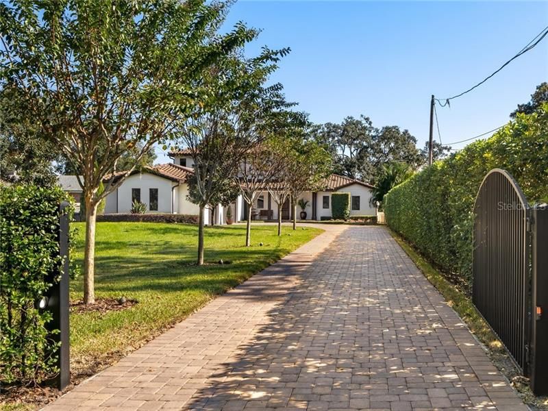 Vendido Recientemente: $1,399,000 (4 camas, 3 baños, 4019 Pies cuadrados)