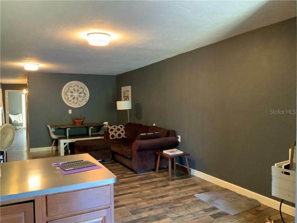 Recently Sold: $275,000 (1 beds, 1 baths, 840 Square Feet)