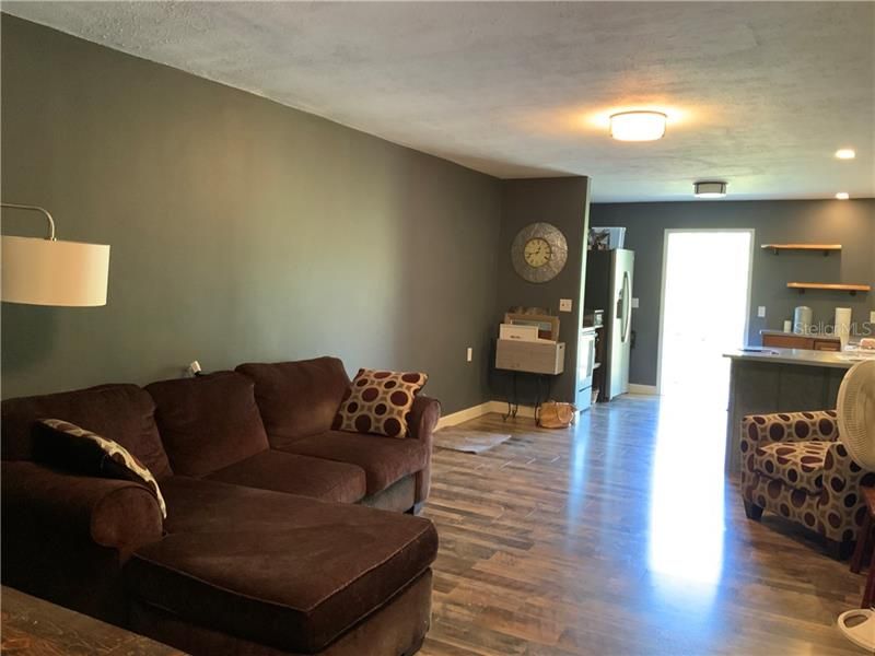 Recently Sold: $275,000 (1 beds, 1 baths, 840 Square Feet)