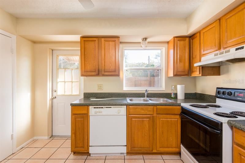 Recently Sold: $125,000 (2 beds, 1 baths, 900 Square Feet)
