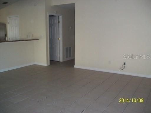 Recently Rented: $1,575 (2 beds, 2 baths, 2465 Square Feet)