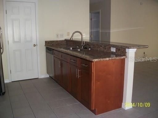 Recently Rented: $1,575 (2 beds, 2 baths, 2465 Square Feet)