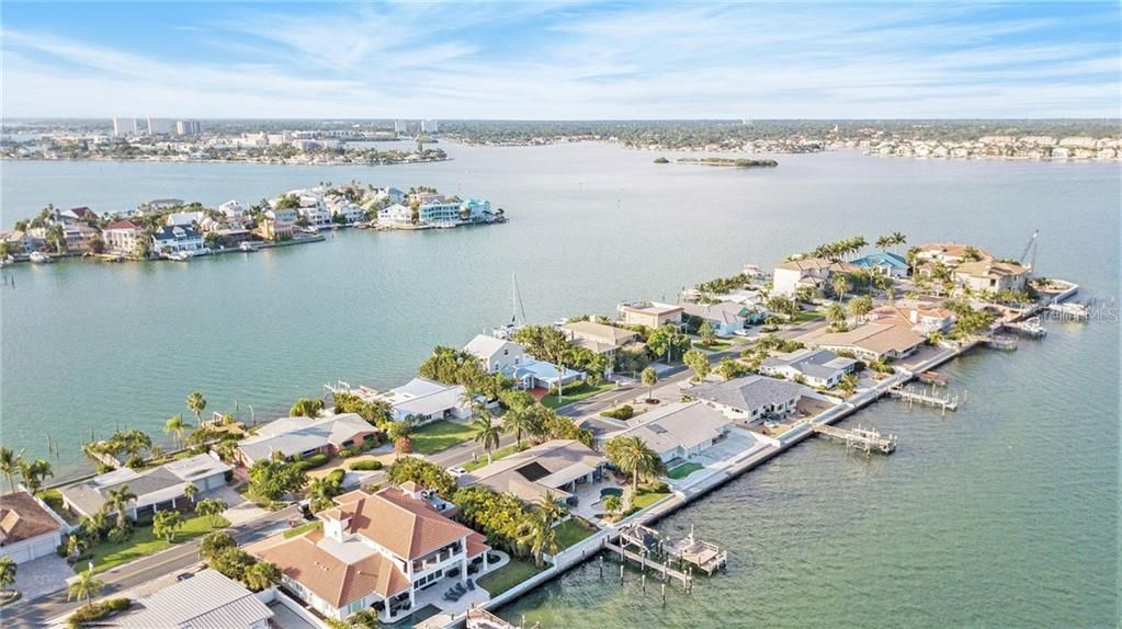 Recently Sold: $1,950,000 (4 beds, 4 baths, 3707 Square Feet)