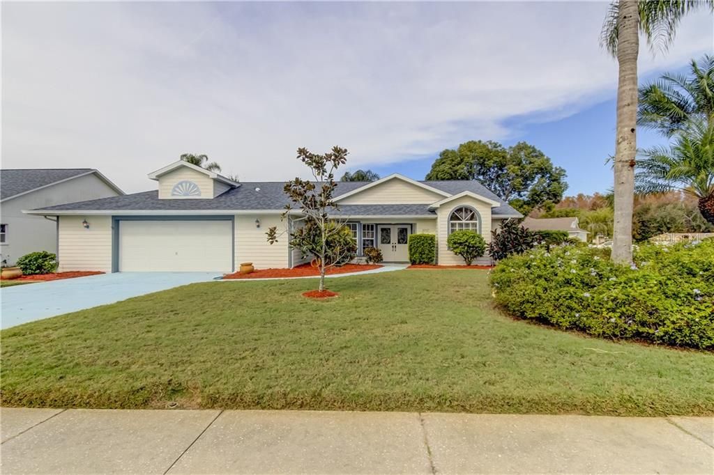 Recently Sold: $249,000 (3 beds, 2 baths, 2041 Square Feet)