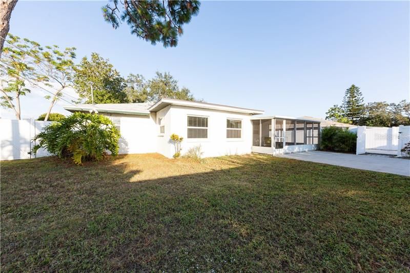 Recently Sold: $203,000 (2 beds, 2 baths, 1270 Square Feet)
