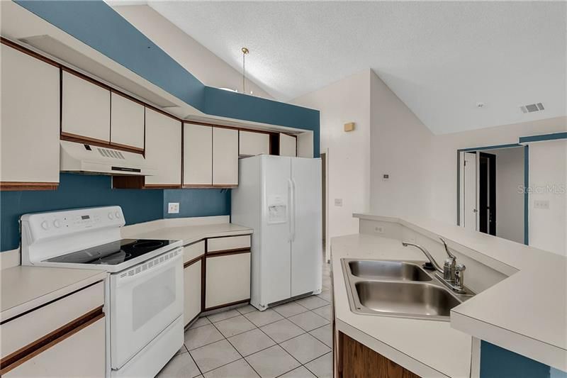 Recently Sold: $229,900 (3 beds, 2 baths, 1728 Square Feet)