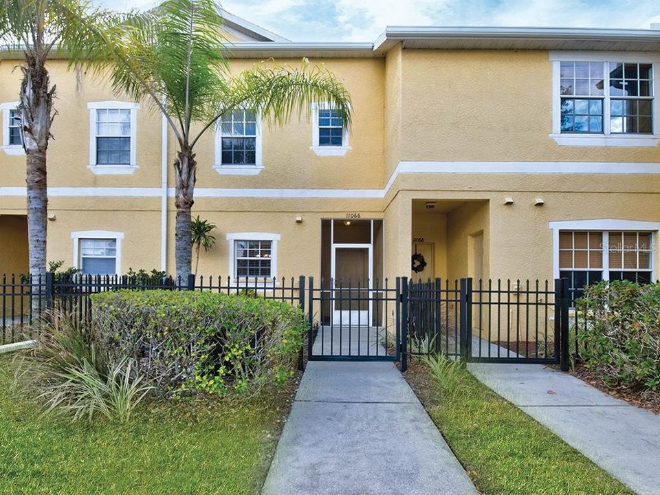 Vendido Recientemente: $129,900 (2 camas, 2 baños, 1087 Pies cuadrados)