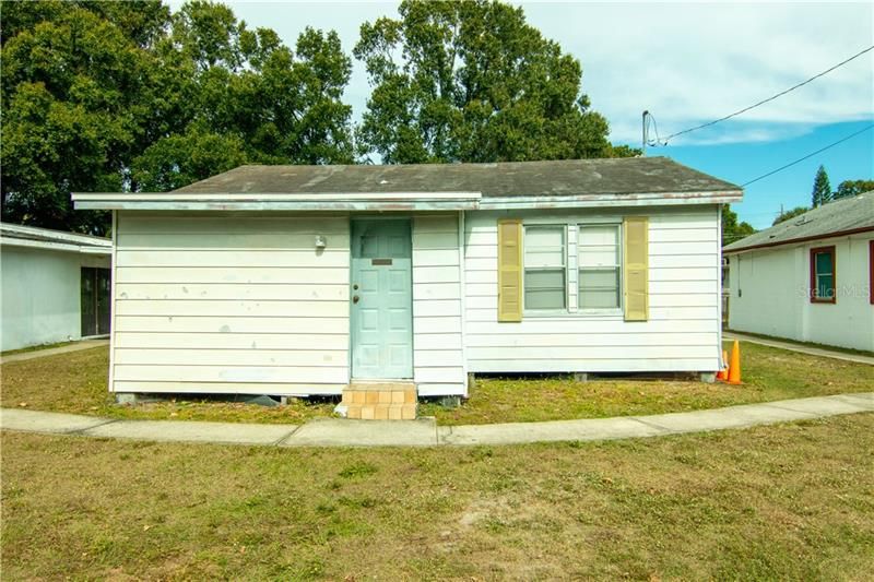 Recently Sold: $90,000 (3 beds, 1 baths, 896 Square Feet)