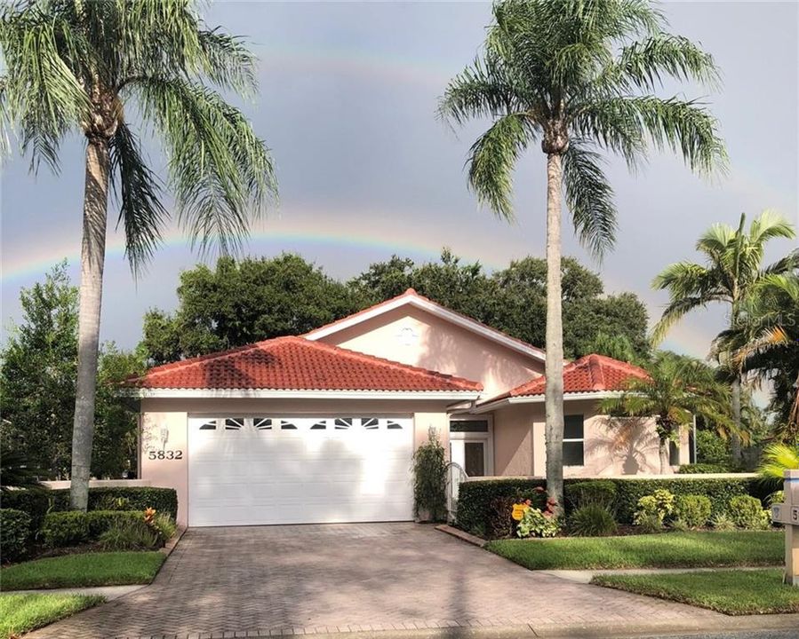 Recently Sold: $415,000 (3 beds, 3 baths, 1862 Square Feet)