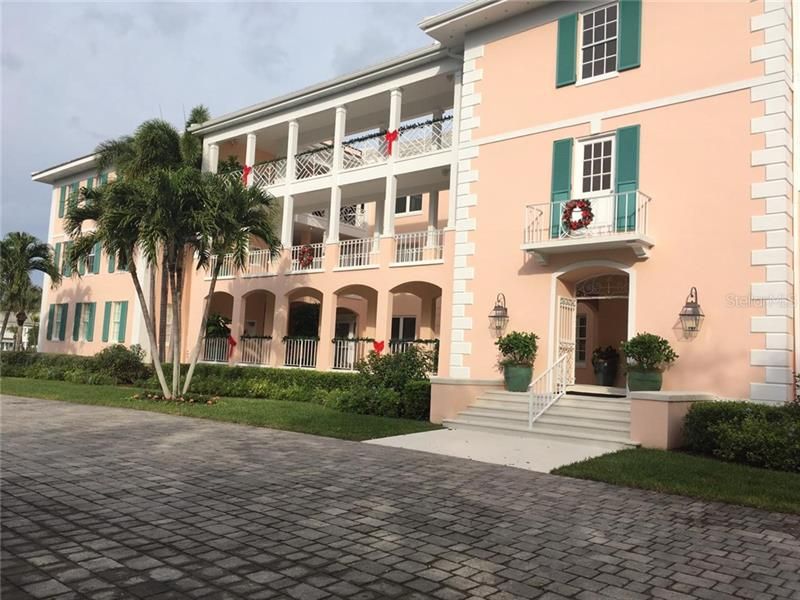 Recently Sold: $1,400,000 (2 beds, 2 baths, 2046 Square Feet)