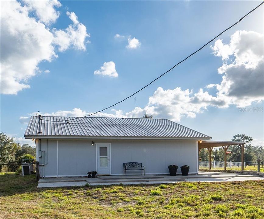 Recently Sold: $217,500 (2 beds, 1 baths, 864 Square Feet)