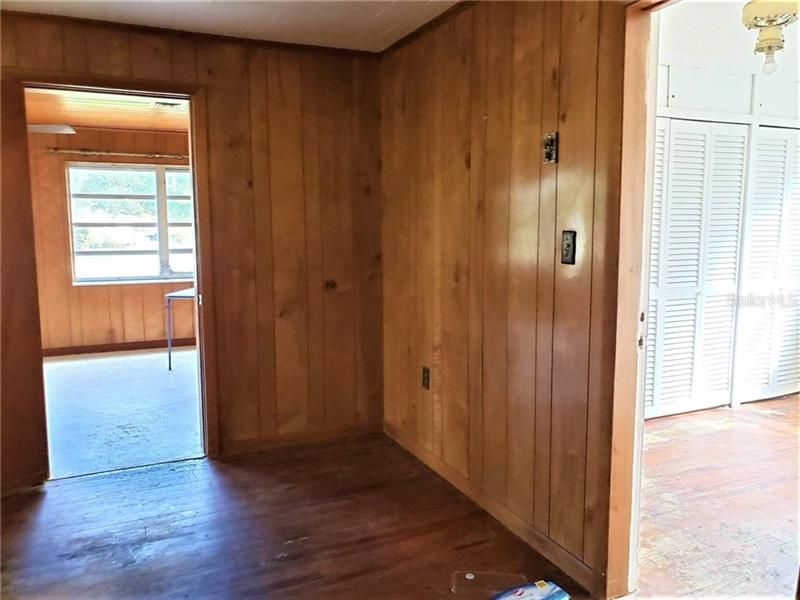 Vendido Recientemente: $95,000 (3 camas, 1 baños, 1334 Pies cuadrados)