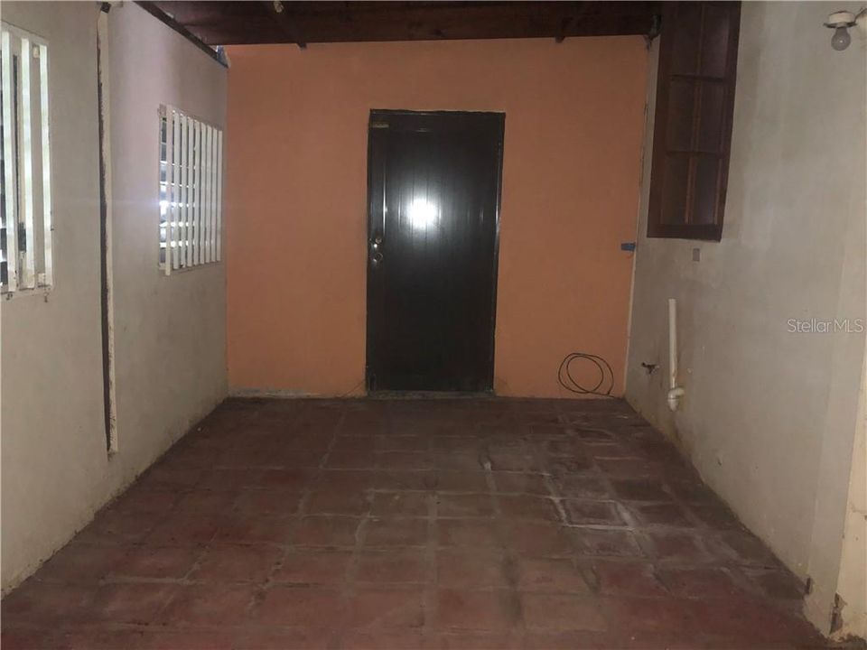 Vendido Recientemente: $105,000 (4 camas, 3 baños, 1721 Pies cuadrados)