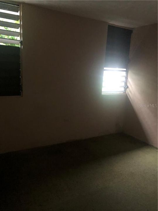 Vendido Recientemente: $105,000 (4 camas, 3 baños, 1721 Pies cuadrados)