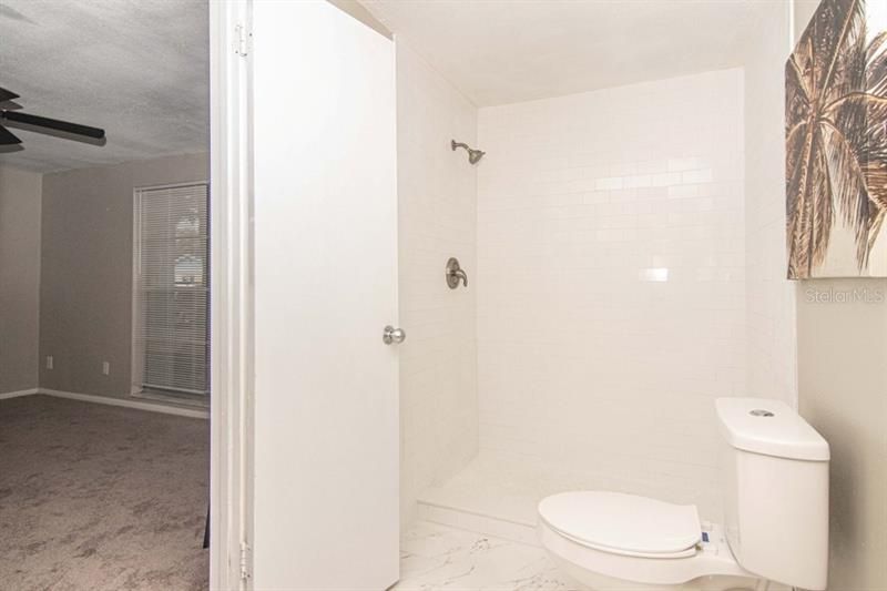 最近售出: $210,500 (3 贝兹, 2 浴室, 1328 平方英尺)