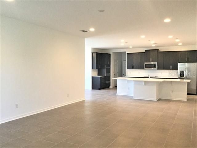 Recently Rented: $1,995 (4 beds, 3 baths, 2847 Square Feet)