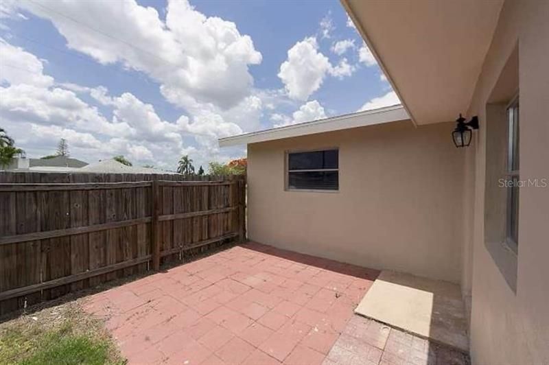 Recently Rented: $1,475 (3 beds, 2 baths, 1786 Square Feet)