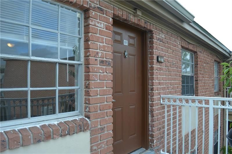 Recently Sold: $51,900 (1 beds, 1 baths, 550 Square Feet)