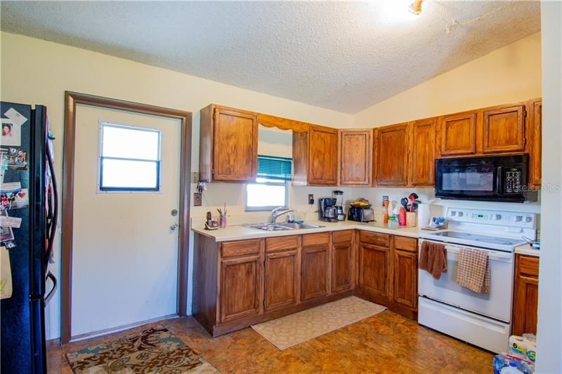 Recently Sold: $280,000 (3 beds, 2 baths, 1175 Square Feet)
