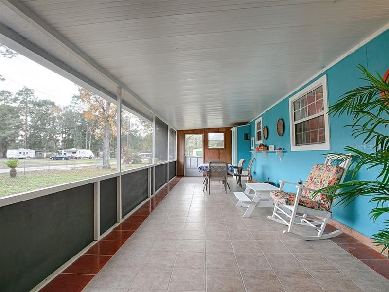 Large Screened Front Porch w/Ceramic Tile Floor