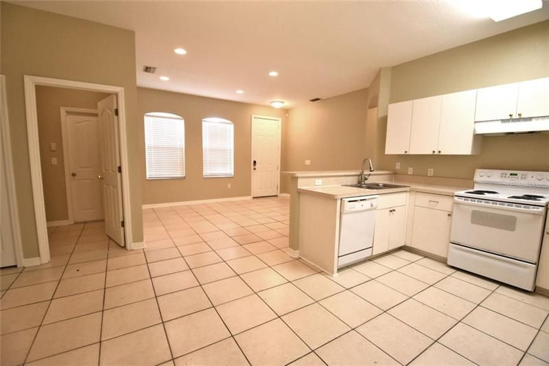 Recently Rented: $1,325 (3 beds, 2 baths, 1187 Square Feet)