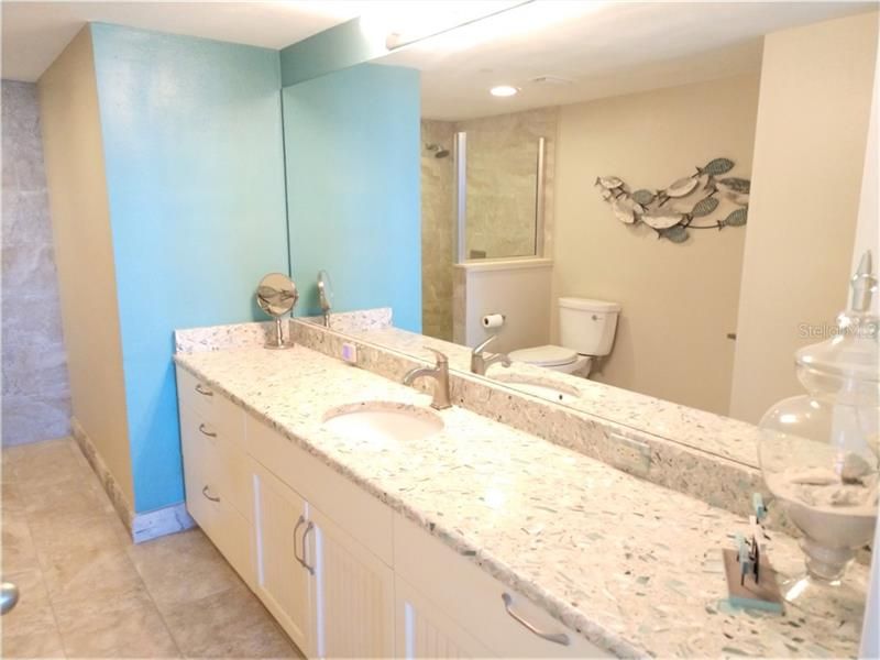 Recently Rented: $4,800 (2 beds, 2 baths, 1284 Square Feet)