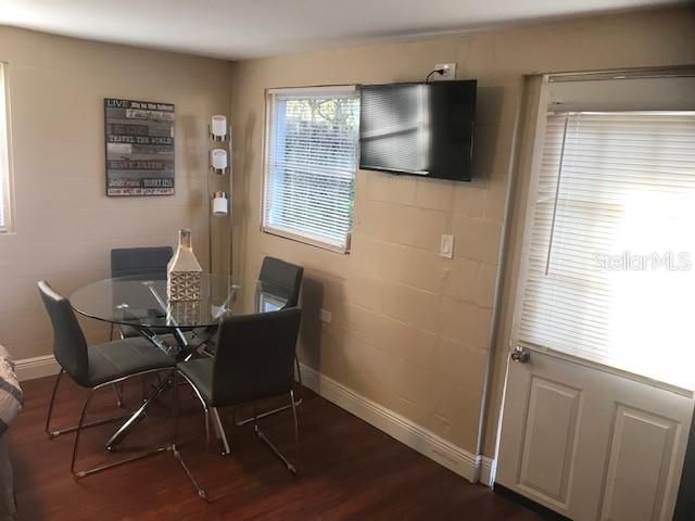 Recently Rented: $775 (1 beds, 1 baths, 1402 Square Feet)