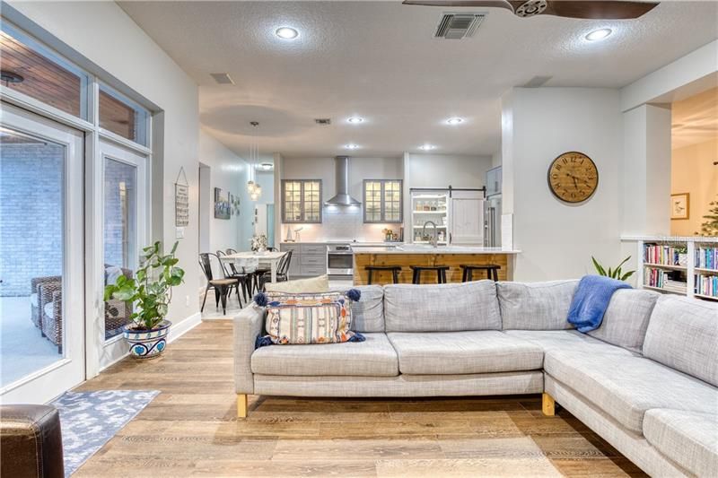 Recently Sold: $632,000 (4 beds, 2 baths, 2401 Square Feet)