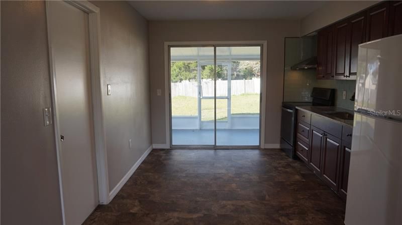 Recently Rented: $900 (2 beds, 1 baths, 728 Square Feet)