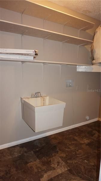 Recently Rented: $900 (2 beds, 1 baths, 728 Square Feet)