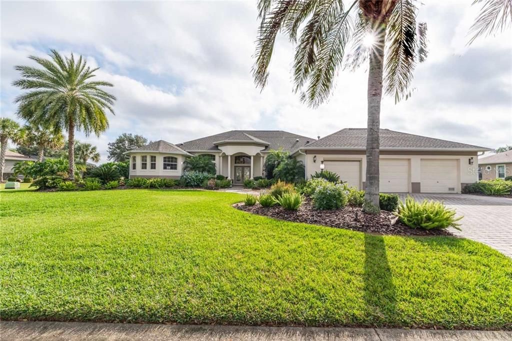 Recently Sold: $899,900 (4 beds, 3 baths, 3856 Square Feet)