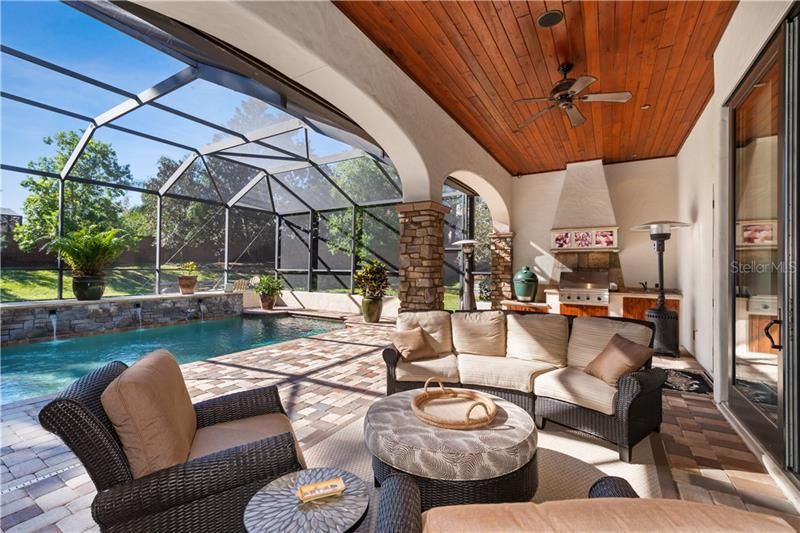 Recently Sold: $950,000 (4 beds, 4 baths, 4803 Square Feet)