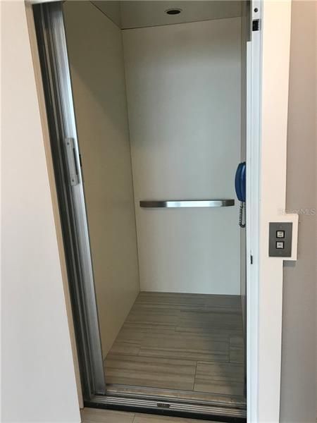 Private elevator