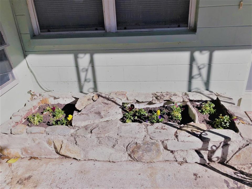 5. FRONT DOOR FLOWER GARDEN