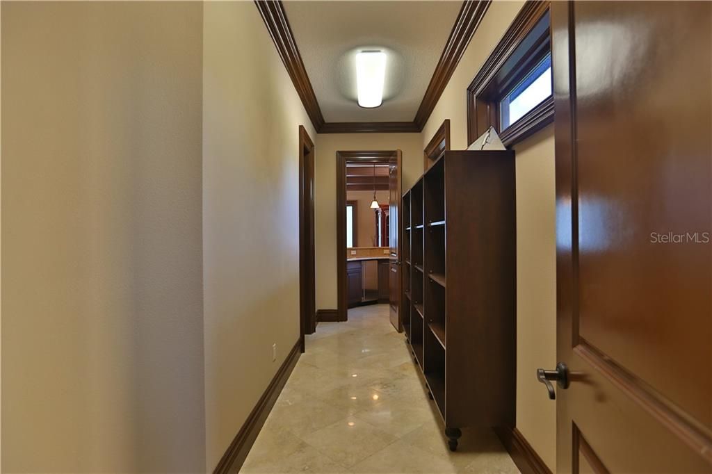 Vendido Recientemente: $3,500,000 (6 camas, 5 baños, 6805 Pies cuadrados)