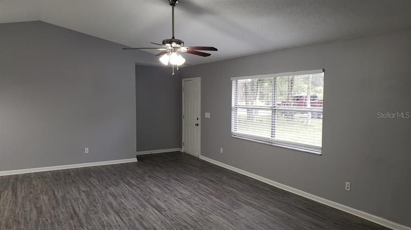 Recently Rented: $1,349 (3 beds, 2 baths, 1296 Square Feet)