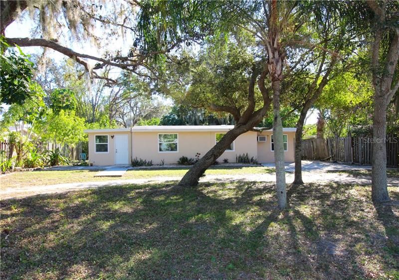 Recently Sold: $114,900 (2 beds, 1 baths, 1130 Square Feet)