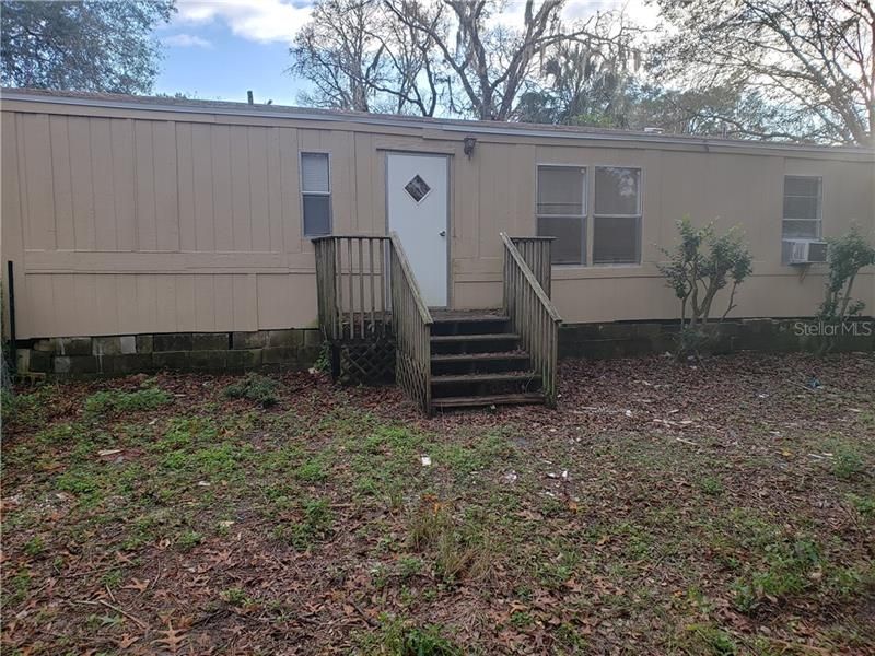 Recently Rented: $1,095 (3 beds, 2 baths, 1080 Square Feet)