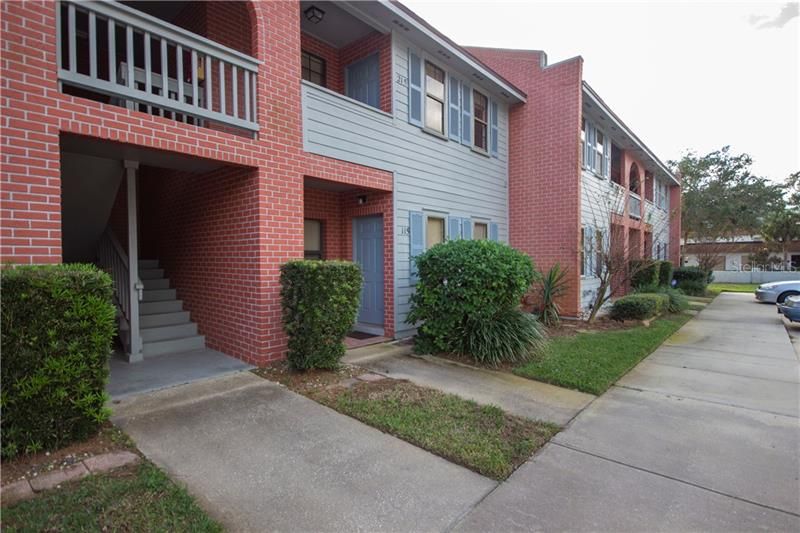 Recently Sold: $89,950 (2 beds, 2 baths, 915 Square Feet)