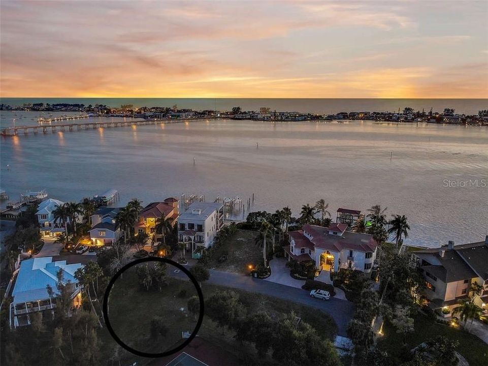 Vendido Recientemente: $315,000 (0.34 acres)