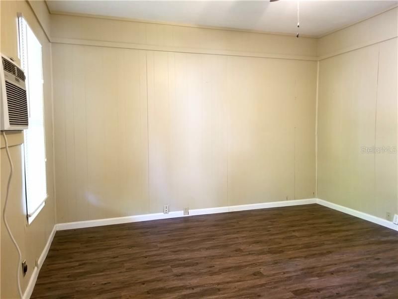 Recently Rented: $895 (2 beds, 1 baths, 1000 Square Feet)