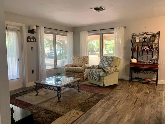 Recently Sold: $114,000 (2 beds, 1 baths, 690 Square Feet)
