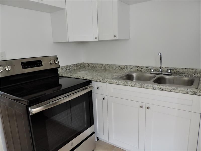 Recently Rented: $850 (1 beds, 1 baths, 520 Square Feet)