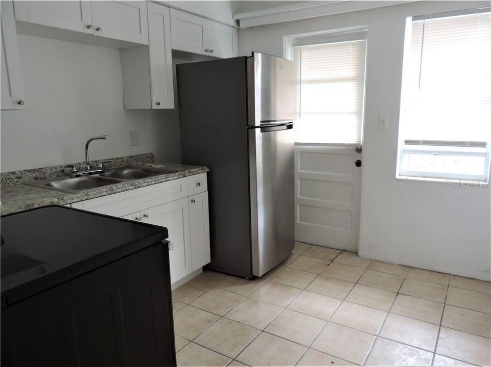 Recently Rented: $850 (1 beds, 1 baths, 520 Square Feet)