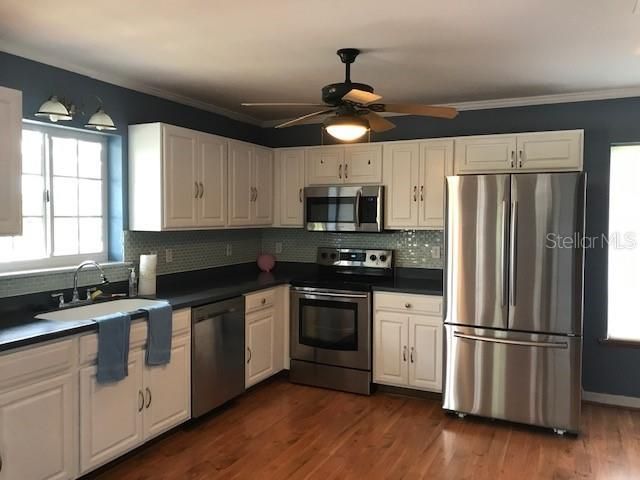 Recently Rented: $1,900 (4 beds, 2 baths, 1840 Square Feet)