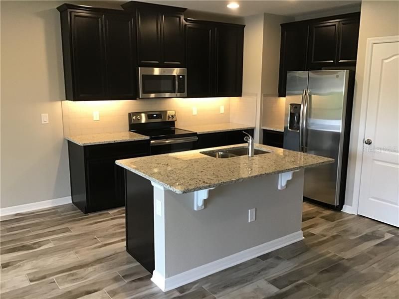 Recently Rented: $1,795 (3 beds, 2 baths, 1379 Square Feet)