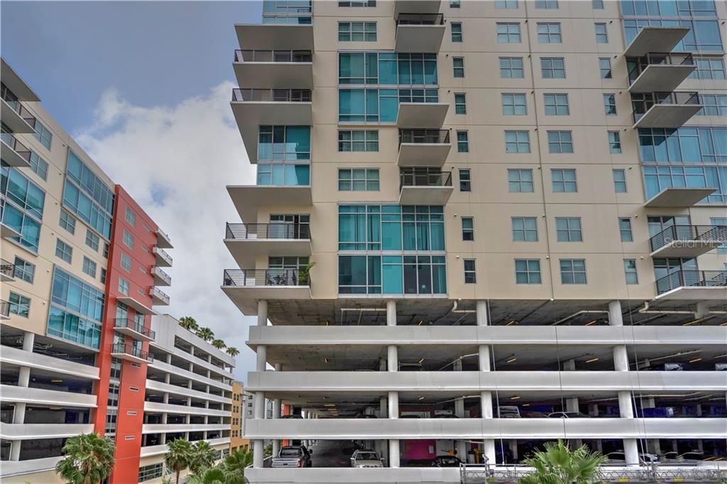 Recently Sold: $199,900 (1 beds, 1 baths, 615 Square Feet)